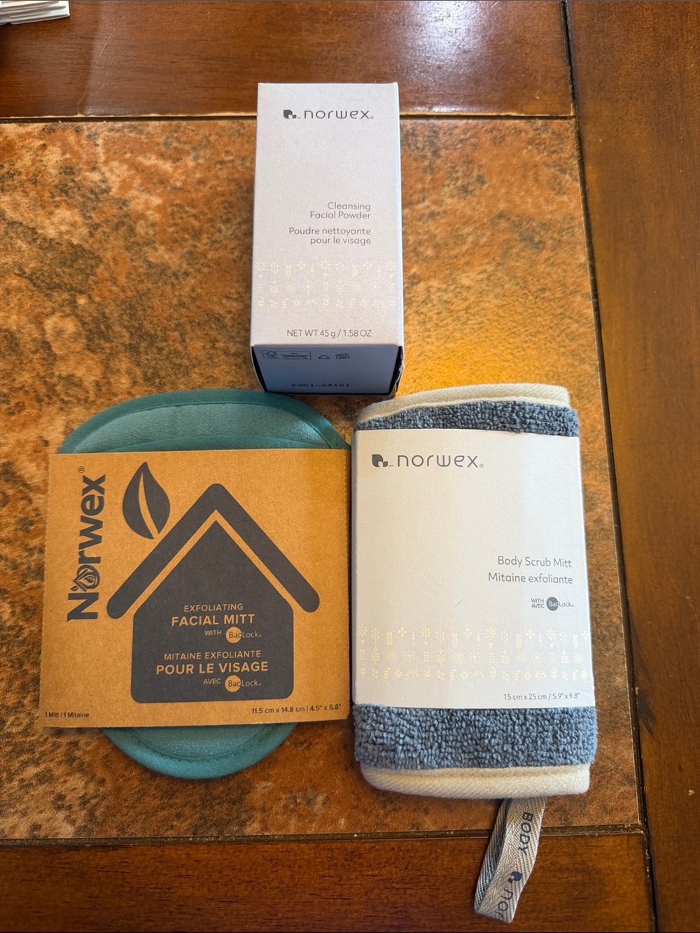 Norwex Cleansing Facial Powder Exfoliating Facial Mitt & Body Scrub Mitt Set